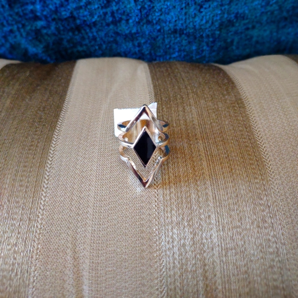 Gold ring - Picture 2 of 4